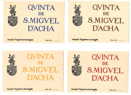 AP04LT89 – [RÓTULOS; ENOLOGIA] CONJUNTO DE QUATRO RÓTULOS DA QUINTA DE S. MIGUEL D’ACHA. s.d.