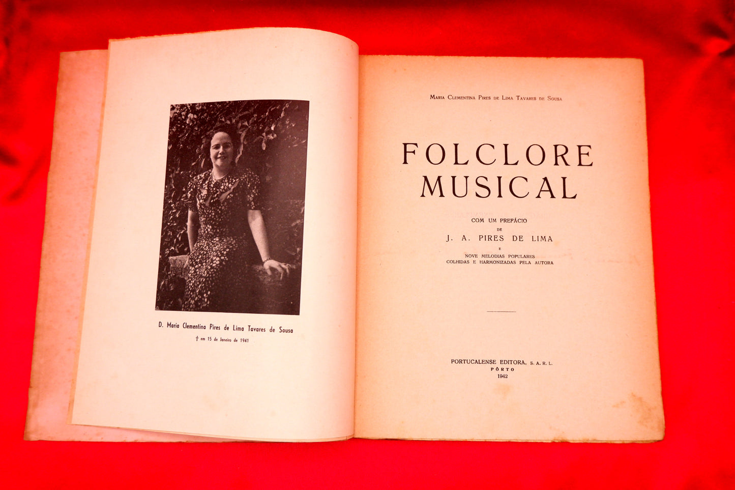 AS01LT17 – Sousa, Maria Clementina Pires de Lima Tavares de – FOLCLORE MUSICAL. Pôrto. Portucalense Editora, S.A.R.L. 1942