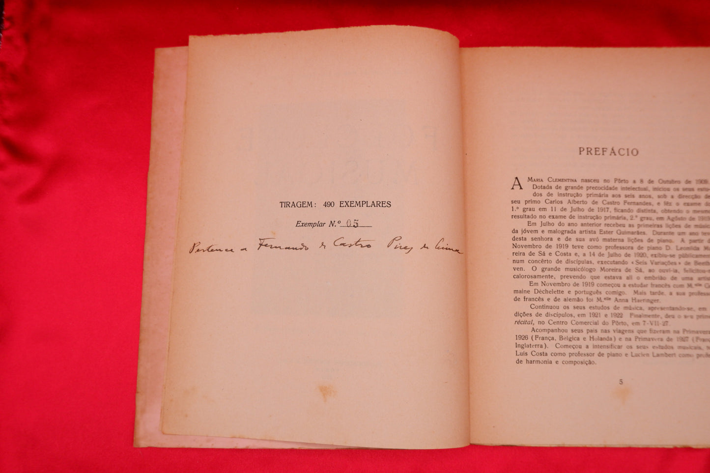 AS01LT17 – Sousa, Maria Clementina Pires de Lima Tavares de – FOLCLORE MUSICAL. Pôrto. Portucalense Editora, S.A.R.L. 1942