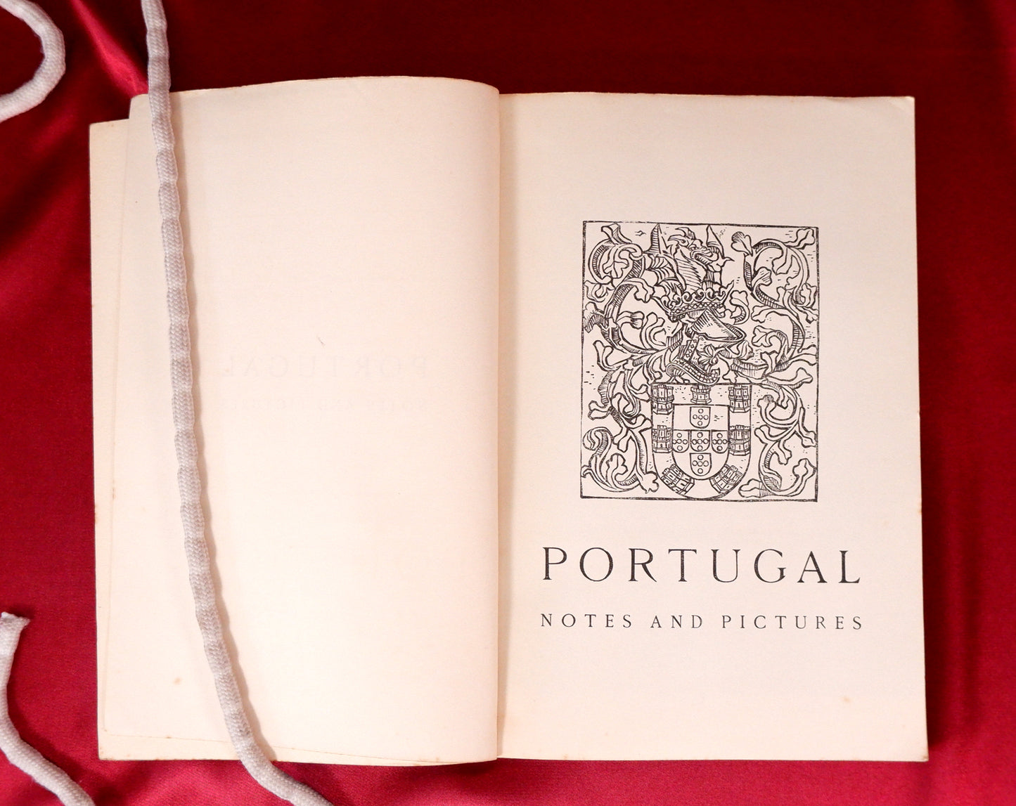 AS06LT28 – PORTUGAL: NOTES AND PICTURES. Lisboa. SNI. s.d. [1954]