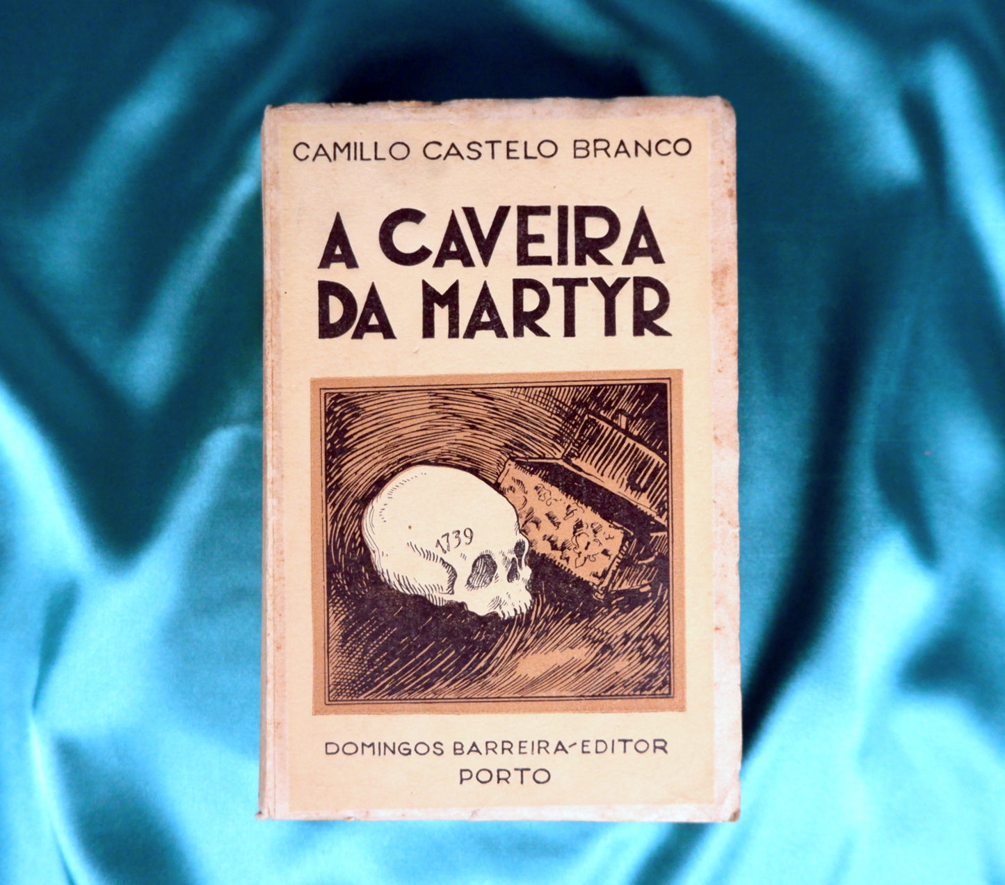 AS09LT37 – Branco, Camillo Castelo – A CAVEIRA DA MARTYR. Porto. Livraria Simões Lopes de Domingos Barreira. 1937