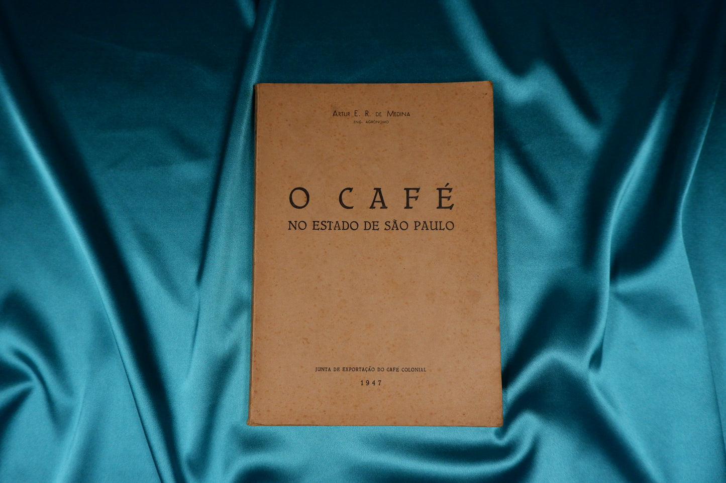 AS10LT04 – [BRASIL; SÃO PAULO] Medina, Artur E. R. de – O CAFÉ NO ESTADO DE SÃO PAULO. s.l. [Lisboa]. Junta de Exportação do Café Colonial. 1947