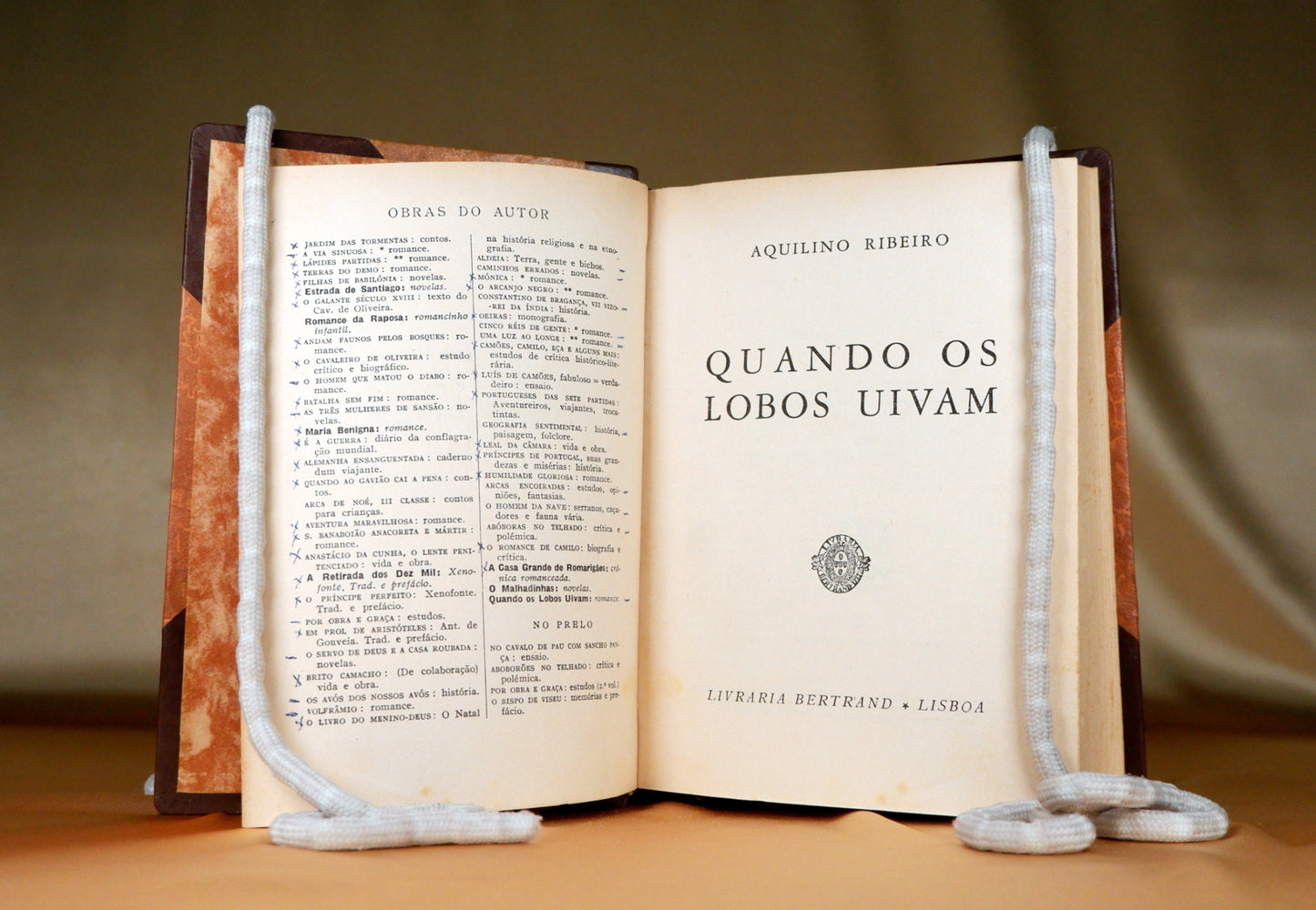 AS10LT10 – Ribeiro, Aquilino – QUANDO OS LOBOS UIVAM. Lisboa. Livraria Bertrand. 1958