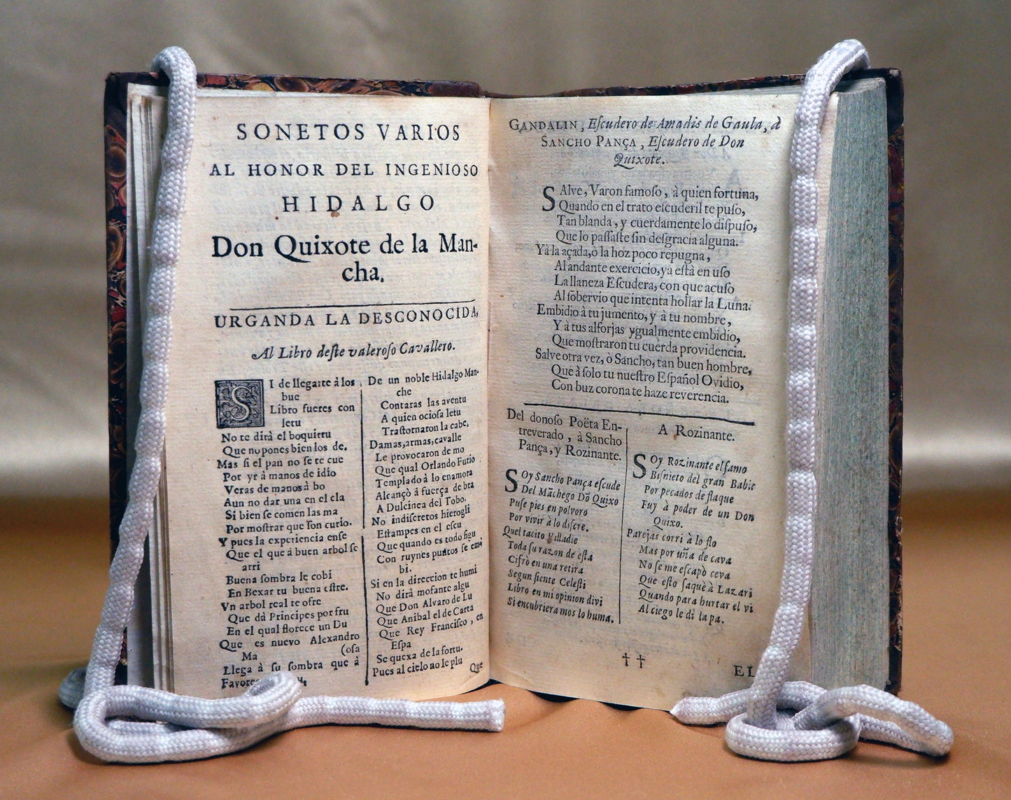 AS12LT03 – Saavedra, Miguel de Cervantes – VIDA Y HECHOS DEL INGENIOSO CAVALLERO D. QUIXOTE DE LA MANCHA. 2 Partes. Antuérpia. Verdussen. 1670 & Bruxelas. Hubert. 1616