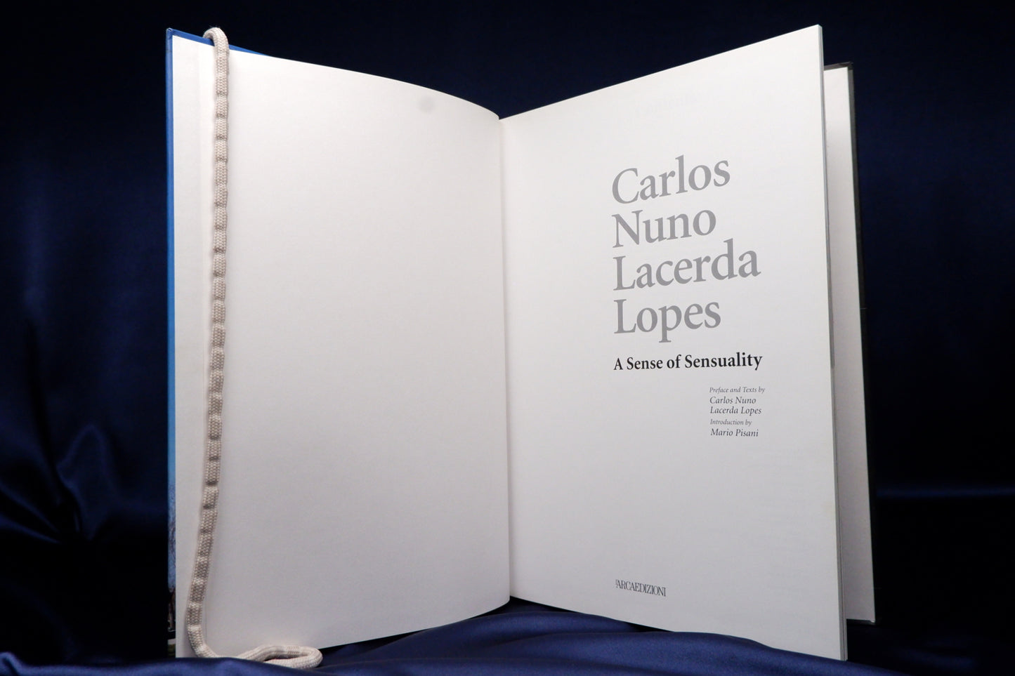 AS12LT08 – Lopes, Carlos Nuno Lacerda – A SENSE OF SENSUALITY. Bergamo. L’Arca Edizioni. 2004