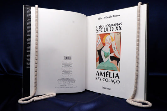 AS12LT18 – [TEATRO] Vieira, Joaquim (dir.) & Barros, Júlia Leitão de – AMÉLIA REY COLAÇO. Col. Fotobiografias Século XX. Rio de Mouro. Círculo de Leitores. 2009