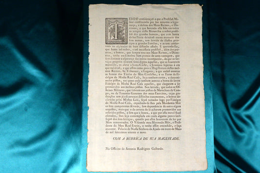 AS15LT16 – ALVARÁ – EXÉRCITO, MILITARES: ATRIBUIÇÃO DE FOROS DE FIDALGO. Firmado no Palácio de Nossa Senhora da Ajuda. Officina de Antonio Rodrigues Galhardo. 1789