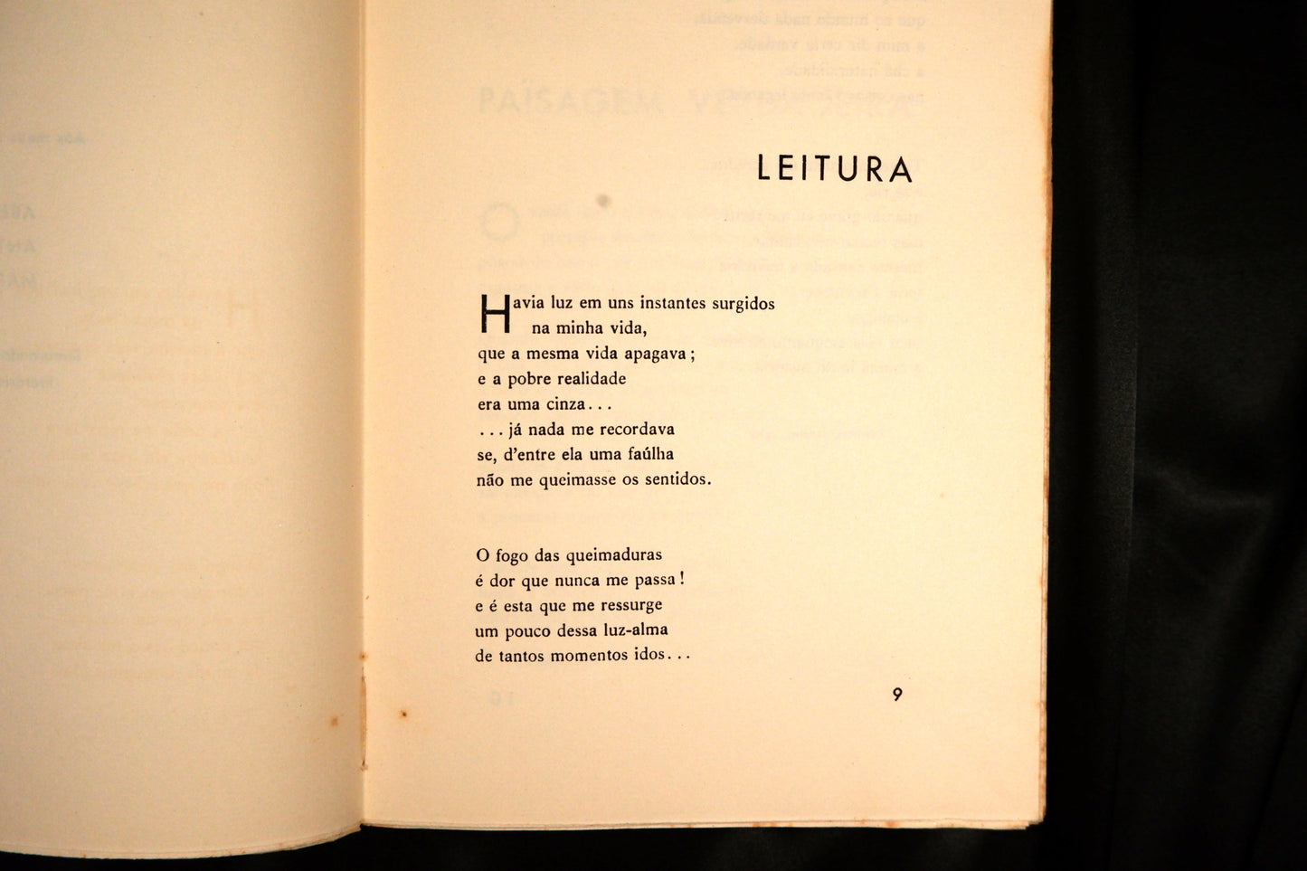 AS16LT02 – Bettencourt, Edmundo de – O MOMENTO E A LEGENDA. Coimbra. Edições «Presença». 1930