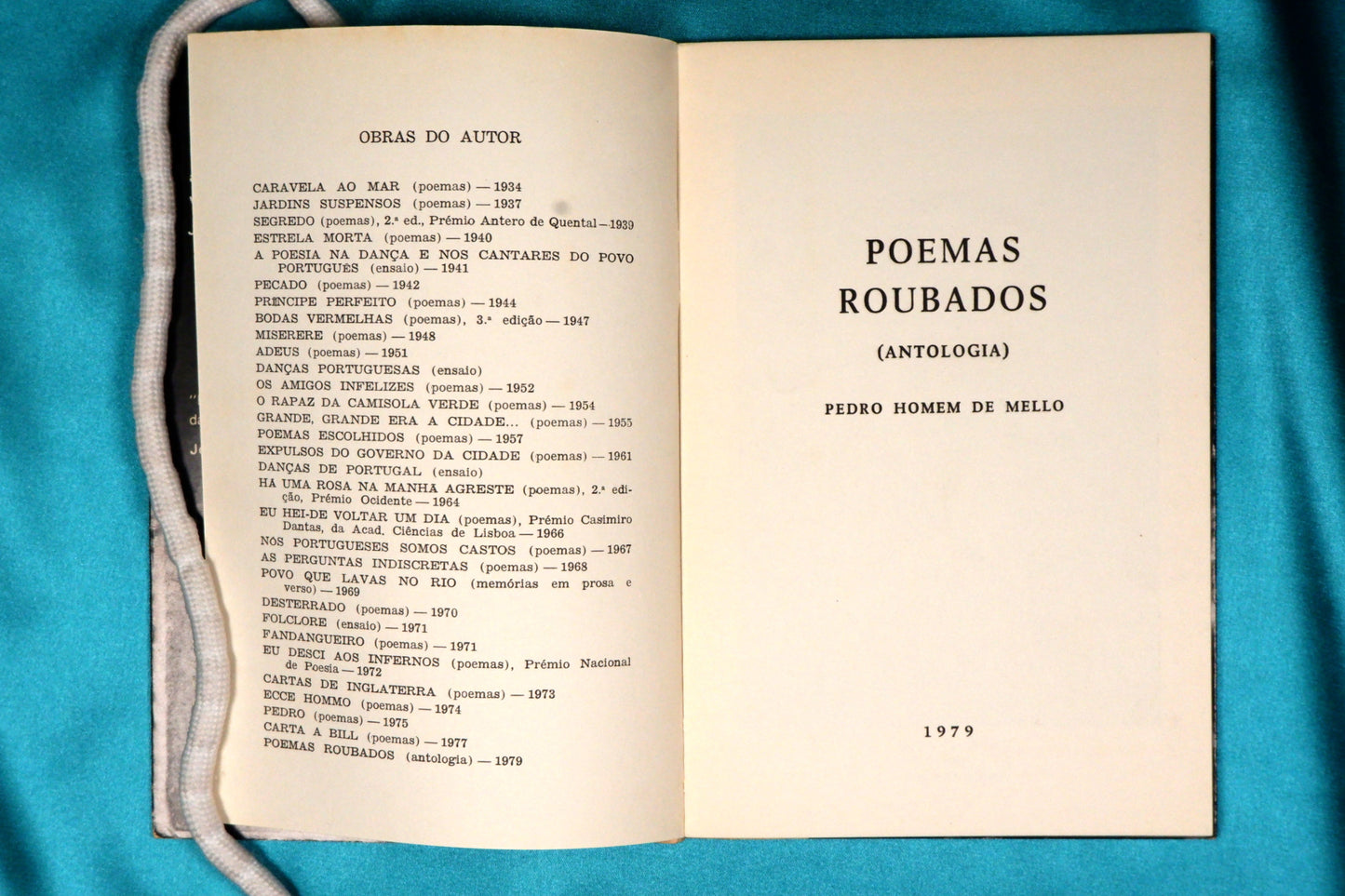 AS16LT29 – Mello, Pedro Homem de – POEMAS ROUBADOS (ANTOLOGIA). Cabanas. s.n. 1979