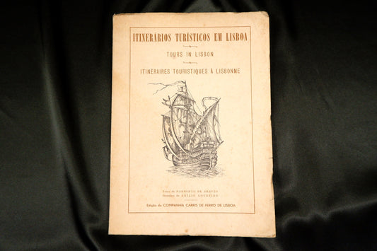 AS16LT75 – Araujo, Norberto de (texto) & Loureiro, Emílio (des.) – ITINERÁRIOS TURÍSTICOS EM LISBOA. Lisboa. Edição da Companhia Carris de Ferro de Lisboa. 1950