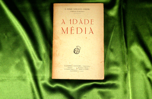 AS20LT31 – Cerejeira, Gonçalves – A IDADE MÉDIA. Coimbra. Coimbra Editora. 1936